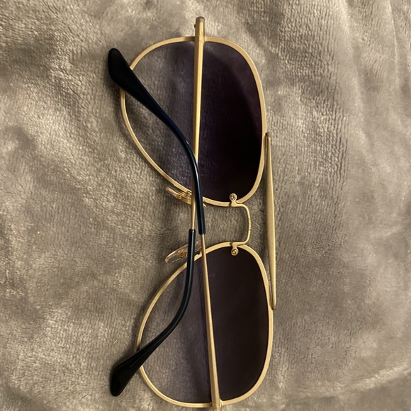 Rayban blue lense gold frame aviator sunglasses with case - Picture 3 of 6